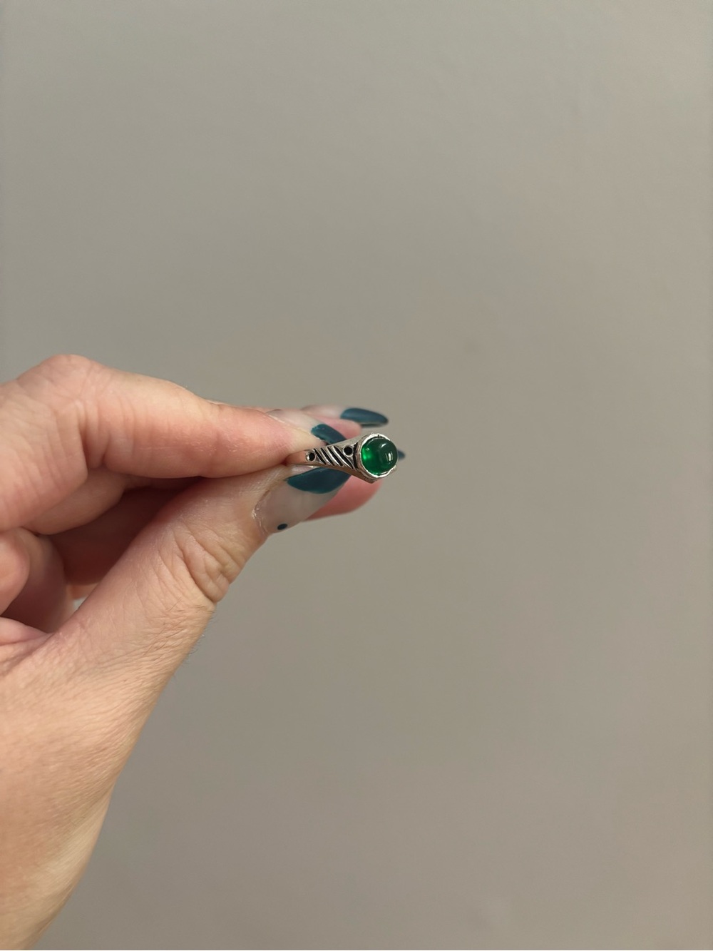 Silver Tone Minimalist Ring with Green Jelly Stone